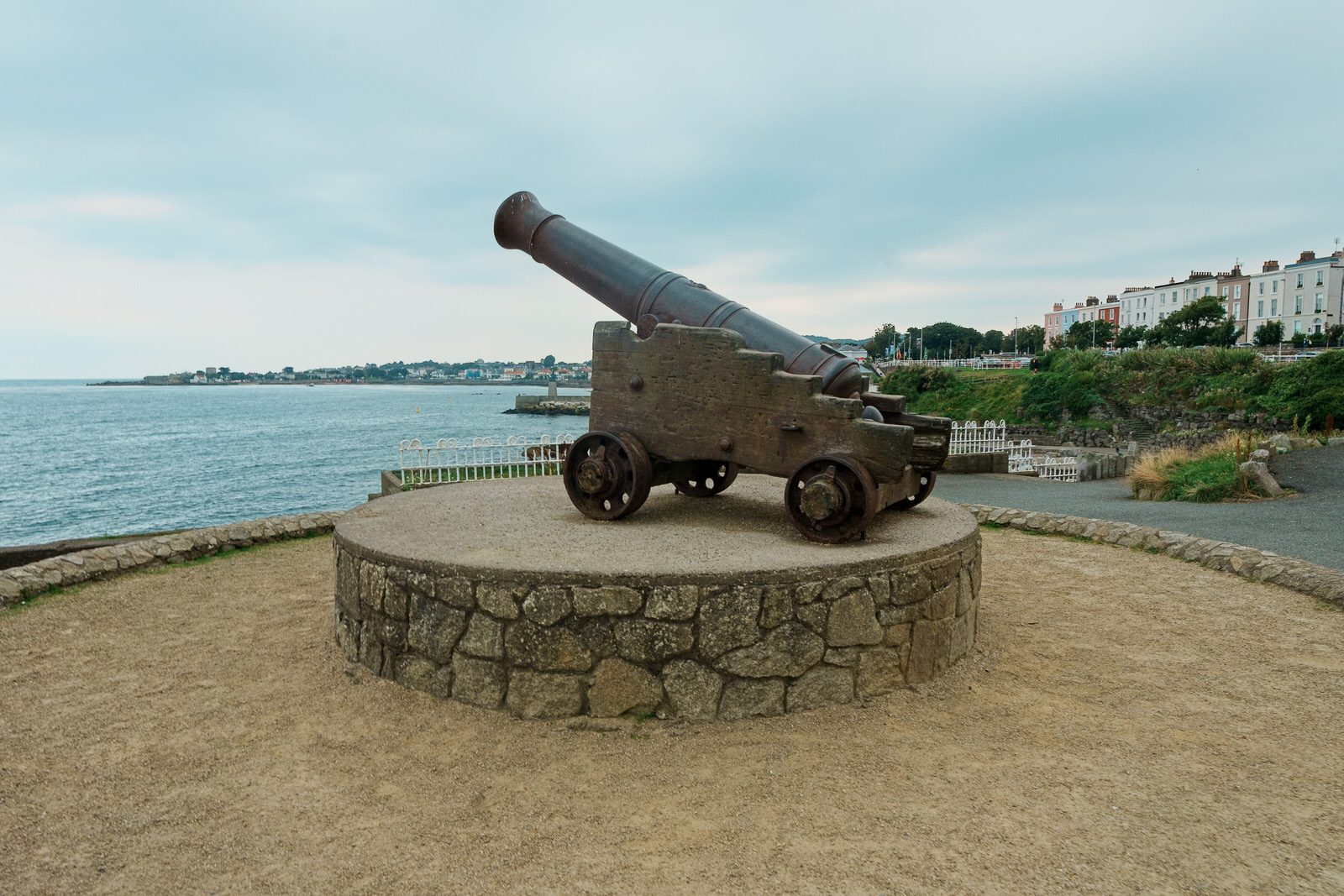 OUR PATRIOT AIR DEFENCE SYSTEM [ACTUALLY IT IS A CANNON FROM THE 1853-56 CRIMEA WAR] 002