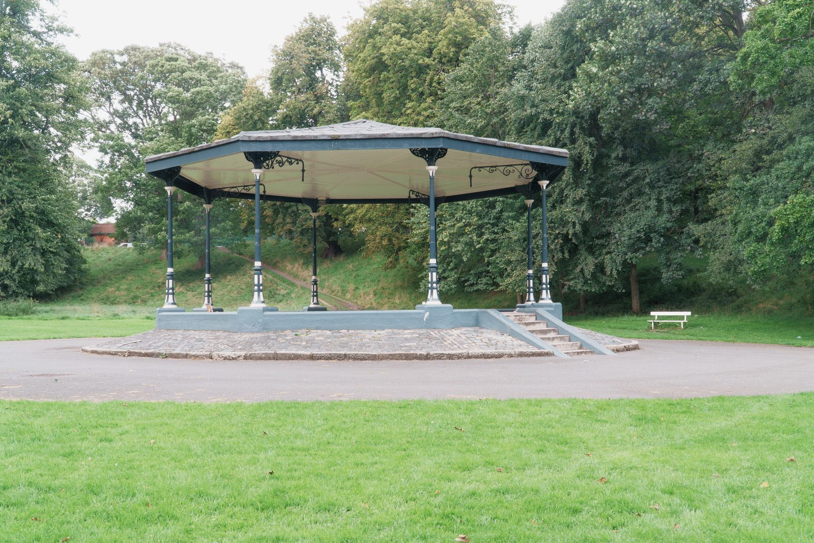 THE BANDSTAND AT PHOENIX PARK [NEAR THE ZOO] 003