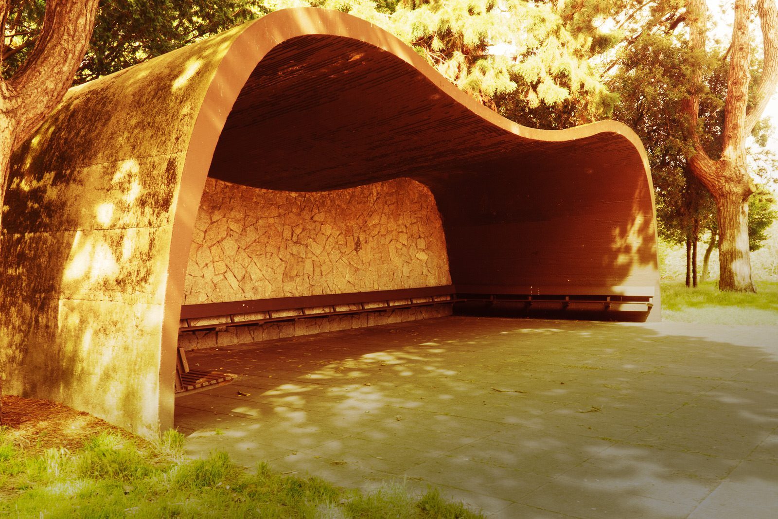THE CONCRETE SHELTER IN PHOENIX PARK [LOCATED IN THE PEOPLE'S FLOWER GARDENS] 001