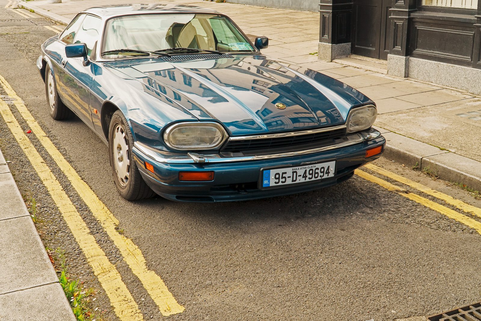THIS JAGUAR XJ-S IS NOT MY CAR [BUT I LIKE IT] 002