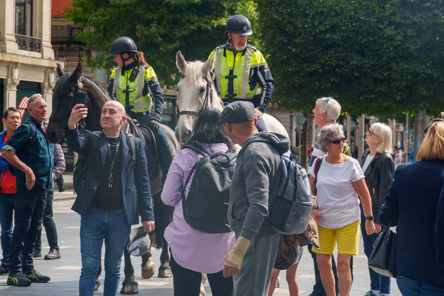 THE MINISTER RESPONSIBLE PROMISED ADDITIONAL POLICING [THEY HAVE ARRIVED WITH THEIR HORSES IN O'CONNELL STREET] 001