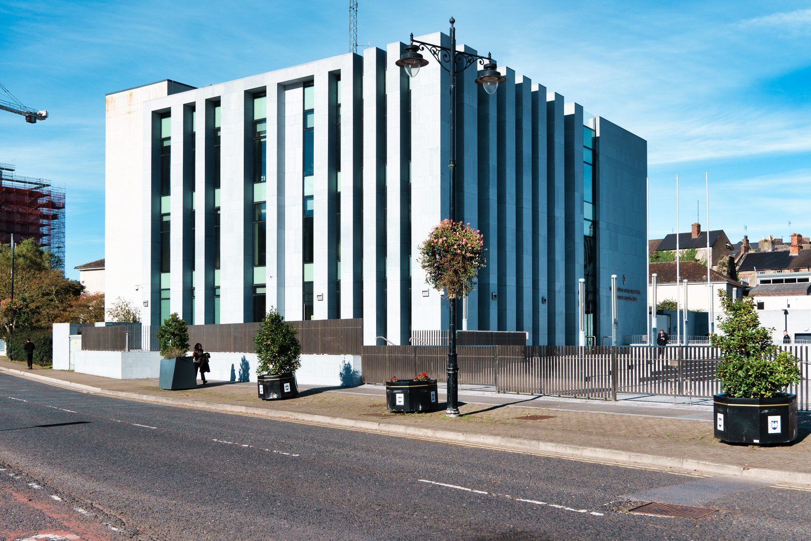 GARDA STATION AND NEW COURTHOUSE [IN CONTEXT WITHIN THE HISTORIC TOWN OF DROGHEDA]-224294-1