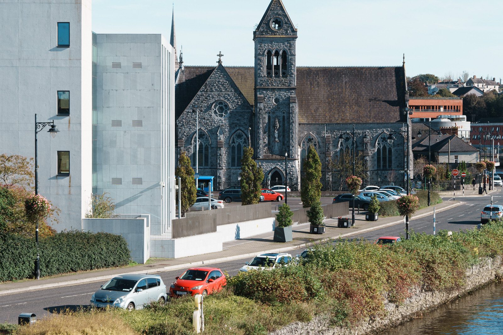 GARDA STATION AND NEW COURTHOUSE [IN CONTEXT WITHIN THE HISTORIC TOWN OF DROGHEDA]-224301-1
