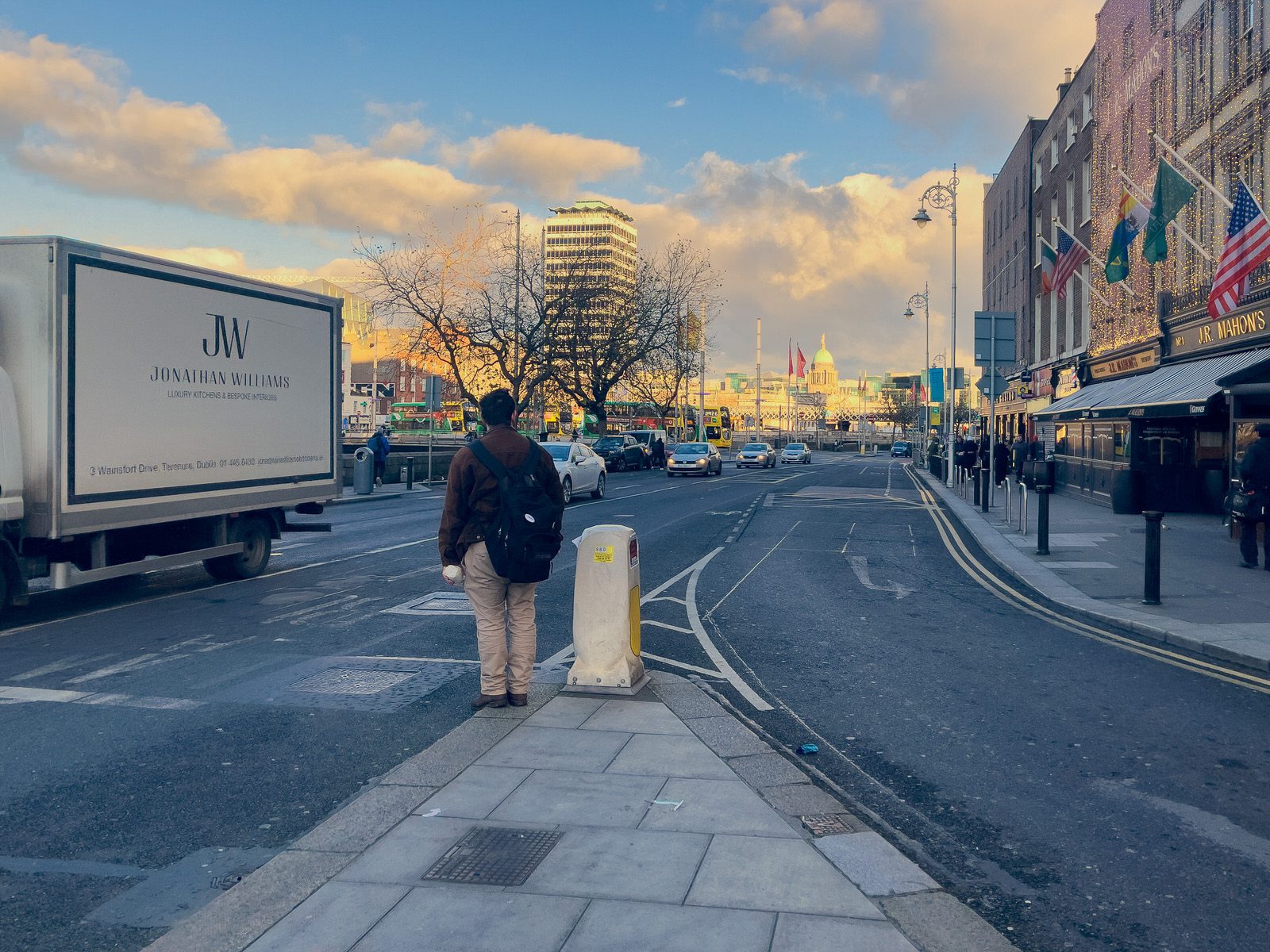 A WALK ALONG BURGH QUAY [THE SOUTH QUAYS IN DUBLIN CITY]-225507-1