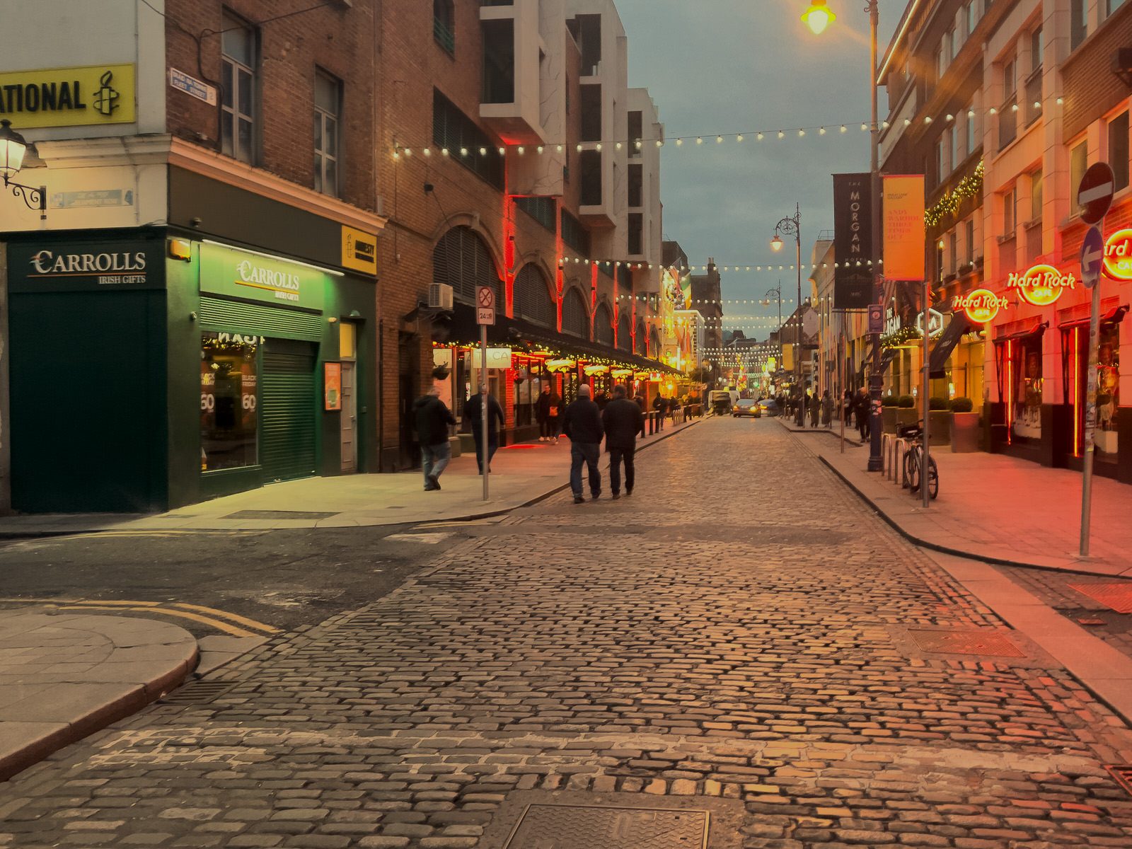 I VISITED TEMPLE BAR TODAY [AS NIGHTFALL WAS APPROACHING]-225329-1