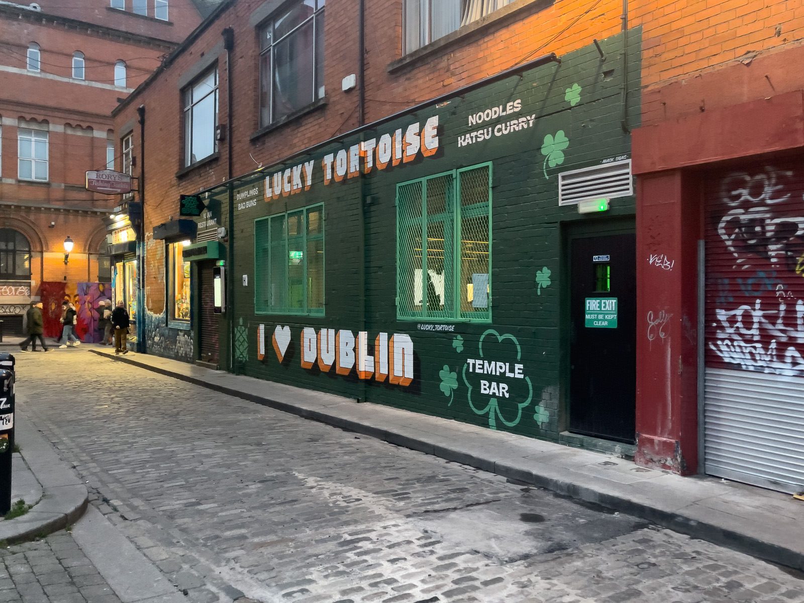 I VISITED TEMPLE BAR TODAY [AS NIGHTFALL WAS APPROACHING]-225336-1