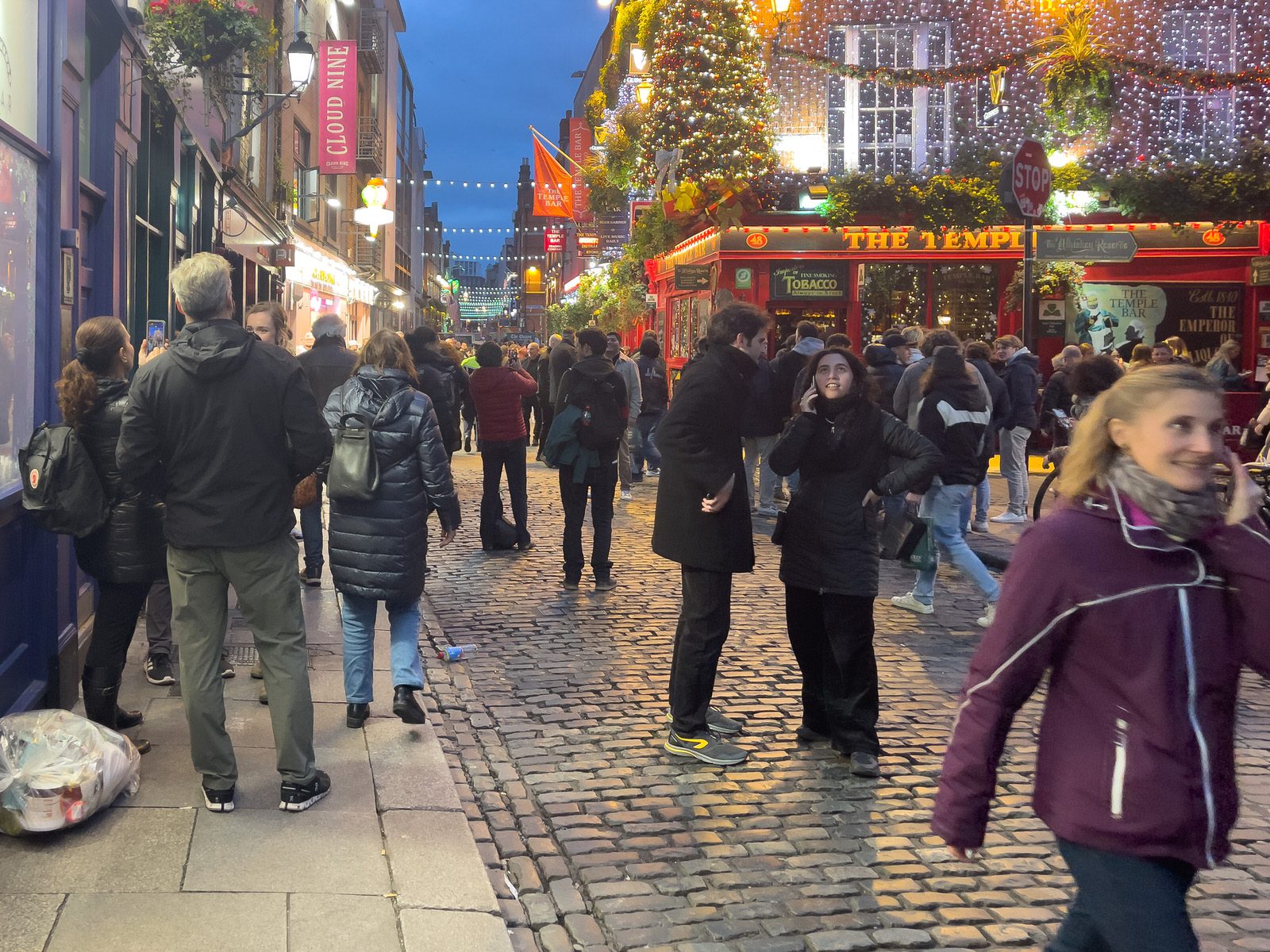 I VISITED TEMPLE BAR TODAY [AS NIGHTFALL WAS APPROACHING]-225359-1