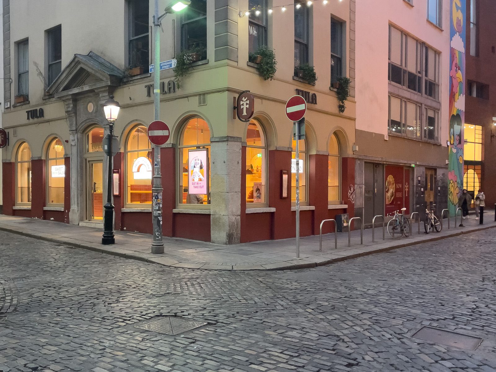 I VISITED TEMPLE BAR TODAY [AS NIGHTFALL WAS APPROACHING]-225361-1