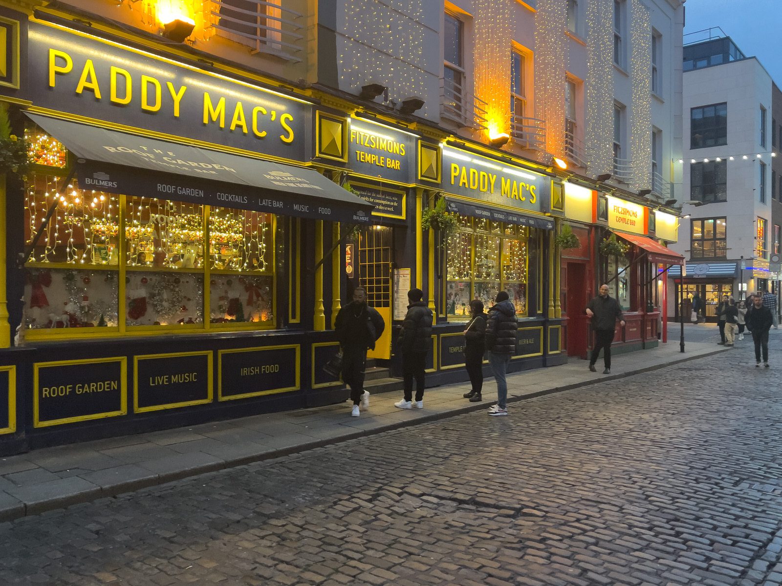 I VISITED TEMPLE BAR TODAY [AS NIGHTFALL WAS APPROACHING]-225365-1