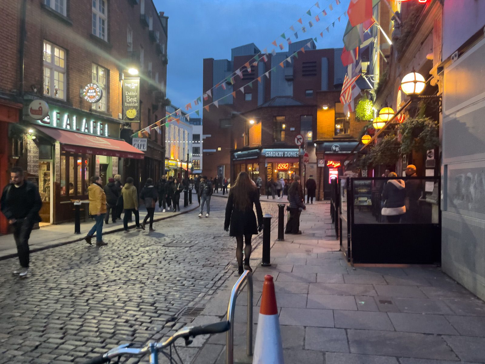 I VISITED TEMPLE BAR TODAY [AS NIGHTFALL WAS APPROACHING]-225371-1