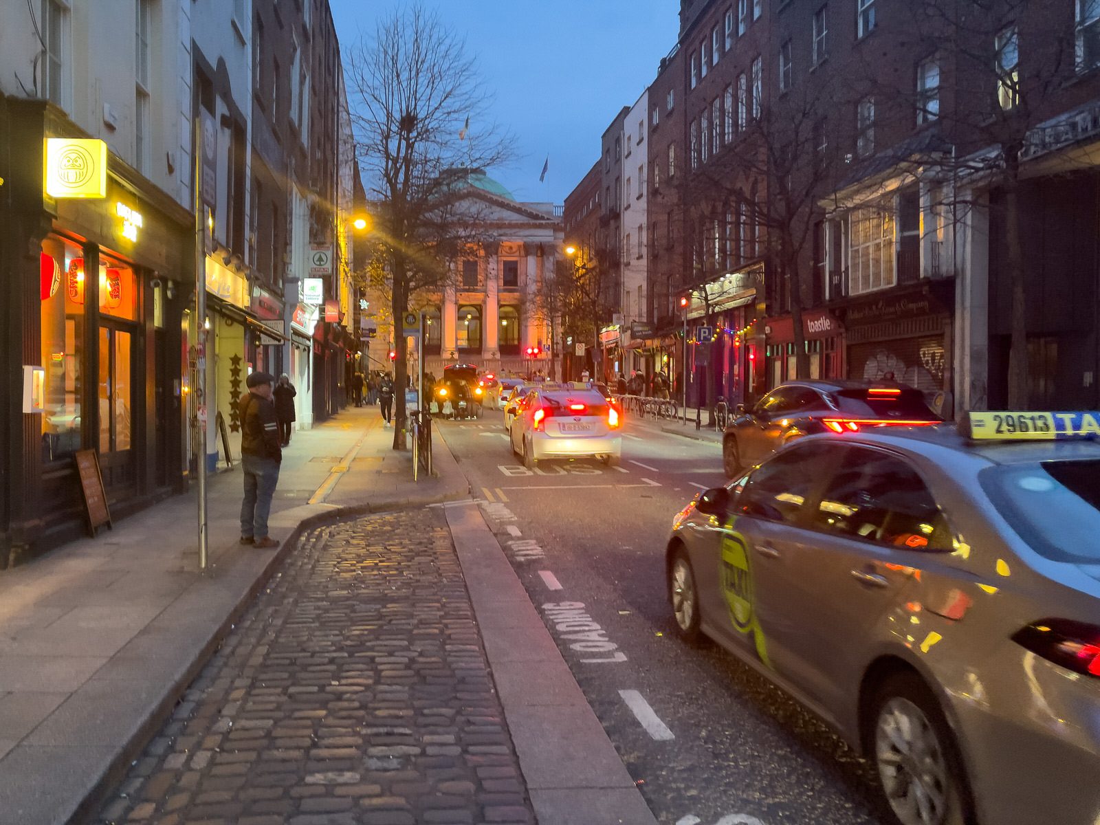 I VISITED TEMPLE BAR TODAY [AS NIGHTFALL WAS APPROACHING]-225373-1