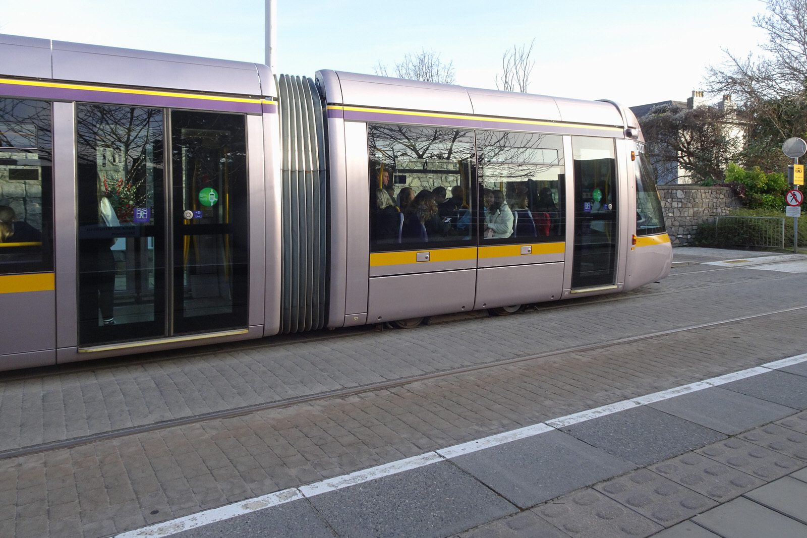 THE MILLTOWN LUAS TRAM STOP A FEW DAYS BEFORE CHRISTMAS DAY [AND NEARBY]-226266-1