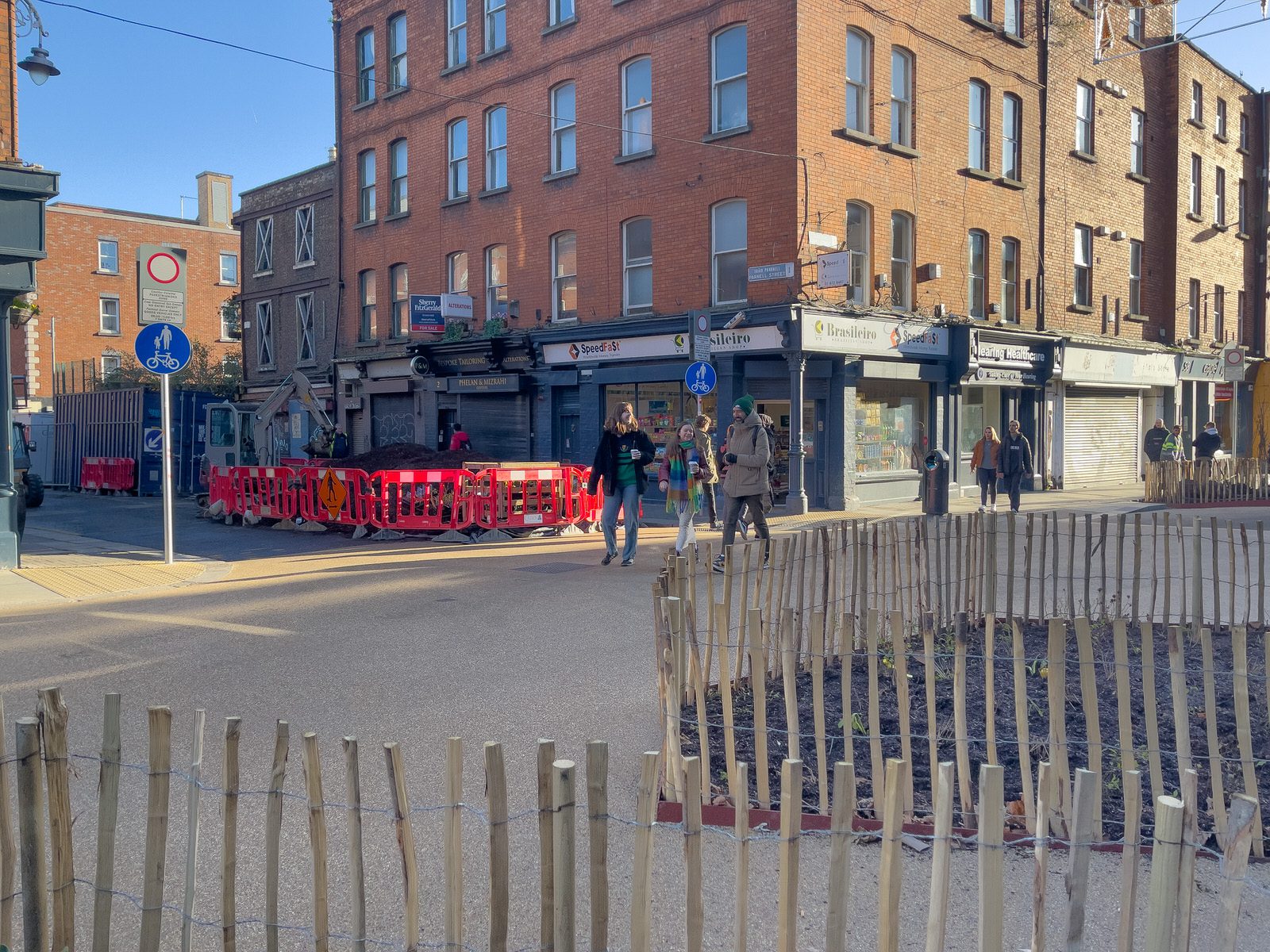 THE NEW STREET FURNITURE AND THE CHRISTMAS TREE [HAVE ARRIVED IN CAPEL STREET]-225849-1