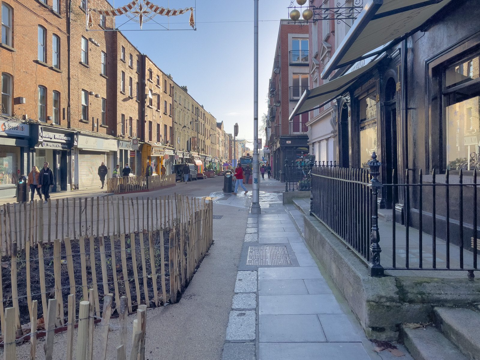 THE NEW STREET FURNITURE AND THE CHRISTMAS TREE [HAVE ARRIVED IN CAPEL STREET]-225850-1