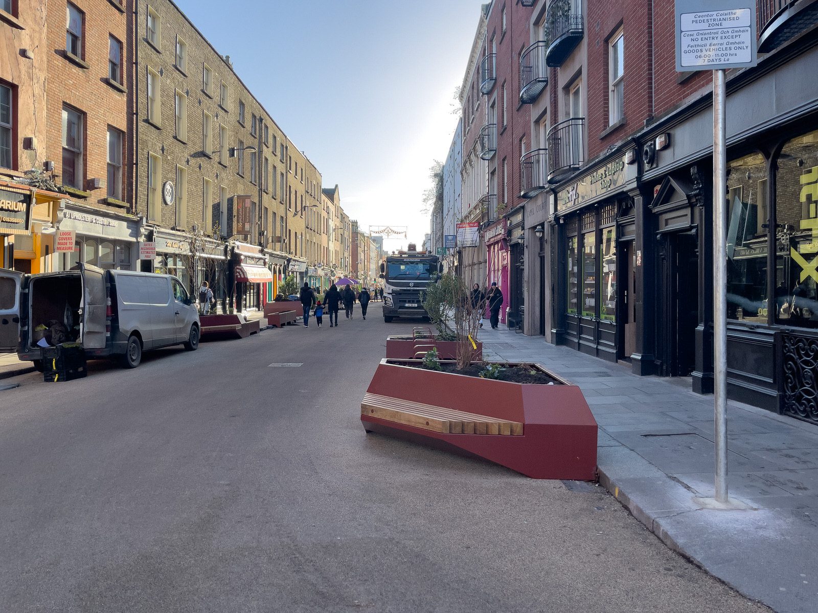THE NEW STREET FURNITURE AND THE CHRISTMAS TREE [HAVE ARRIVED IN CAPEL STREET]-225853-1