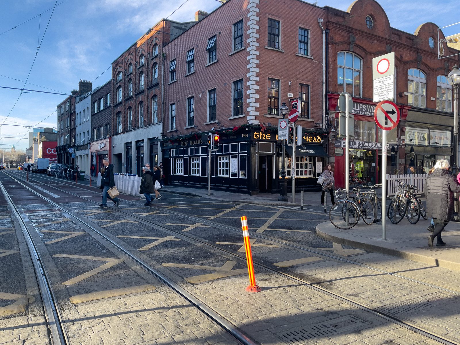 THE NEW STREET FURNITURE AND THE CHRISTMAS TREE [HAVE ARRIVED IN CAPEL STREET]-225871-1