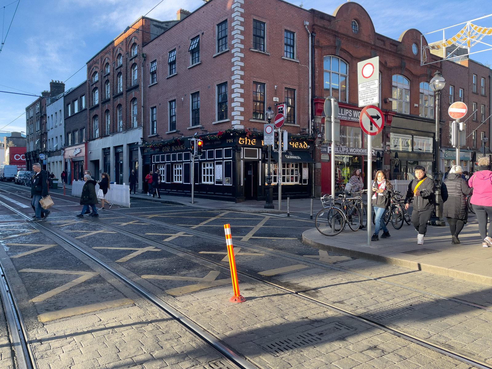 THE NEW STREET FURNITURE AND THE CHRISTMAS TREE [HAVE ARRIVED IN CAPEL STREET]-225872-1