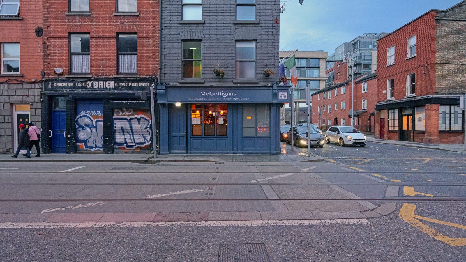 A QUICK VISIT TO BENBURB STREET [IT WAS GETTING DARK AT THE TIME]-226136-1