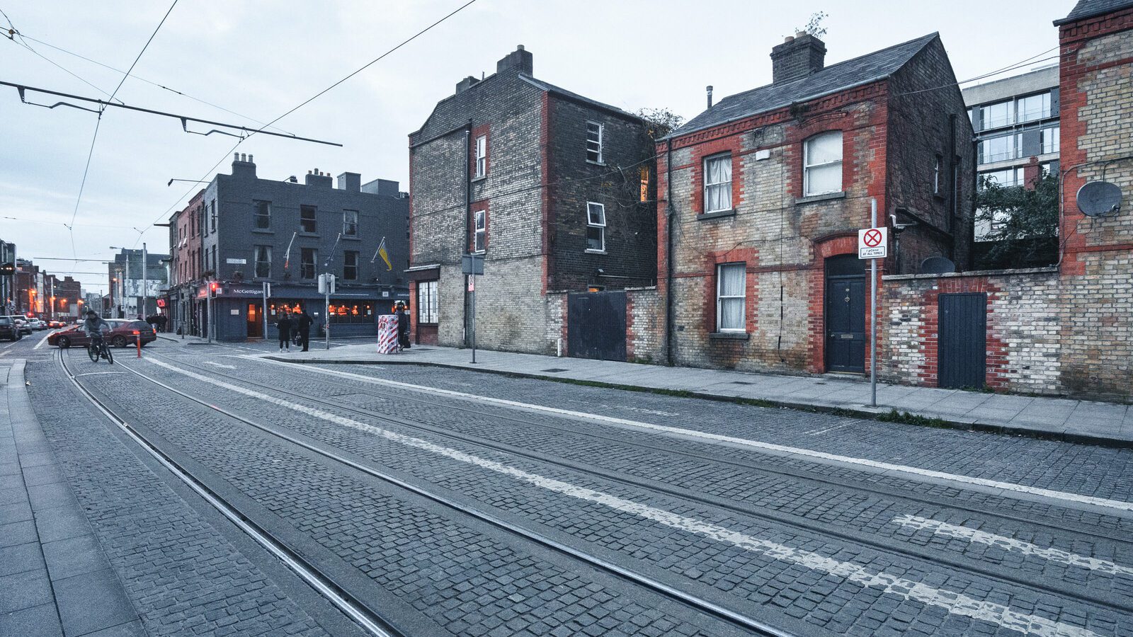 A QUICK VISIT TO BENBURB STREET [IT WAS GETTING DARK AT THE TIME]-226141-1