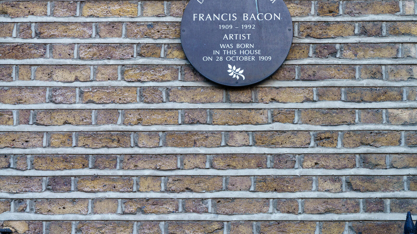FRANCIS BACON LIVED HERE [HE WAS BORN IN 1909 AT NUMBER 63 LOWER BAGGOT STREET]-228115-1