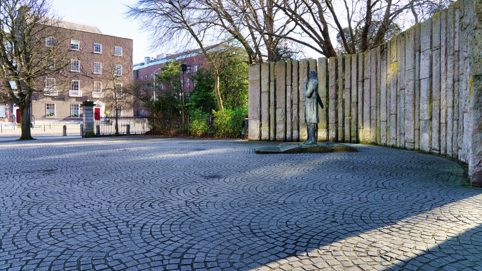 WOLFE TONE BY EDWARD DELANEY [I LIKE THE SETTING AT THE CORNER OF STEPHEN'S GREEN]-228103-1