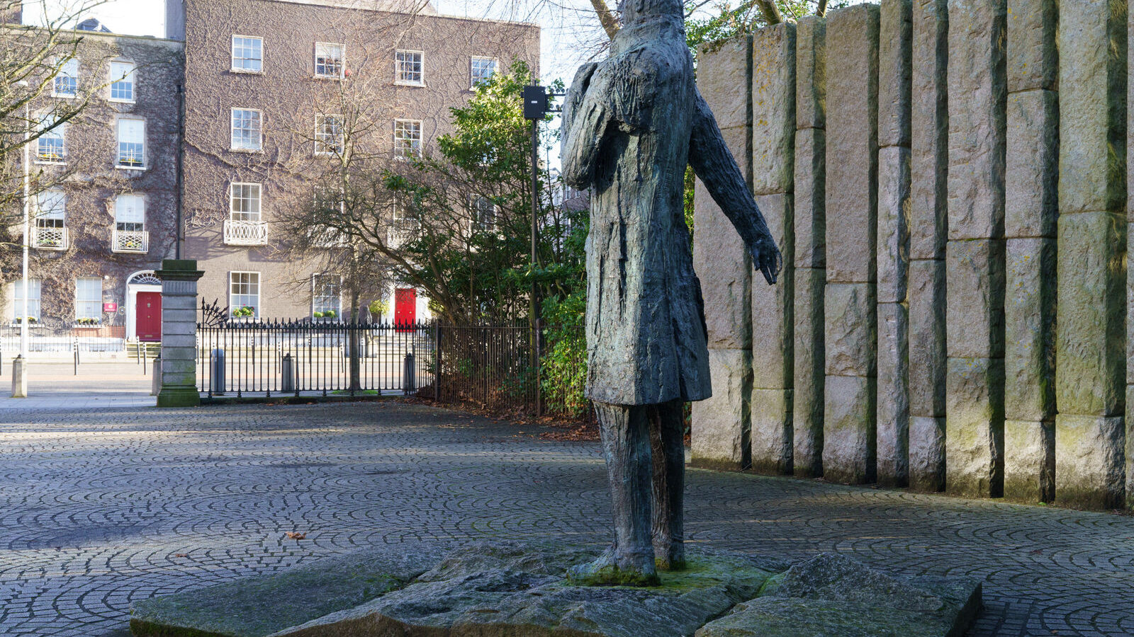 WOLFE TONE BY EDWARD DELANEY [I LIKE THE SETTING AT THE CORNER OF STEPHEN'S GREEN]-228106-1