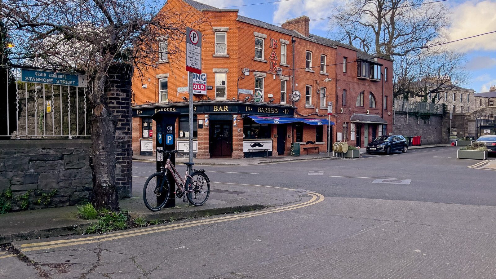 EXPLORING GRANGEGORMAN LOWER [WHICH IS BOTH A STREET AND AN AREA OR DISTRICT]-229017-1