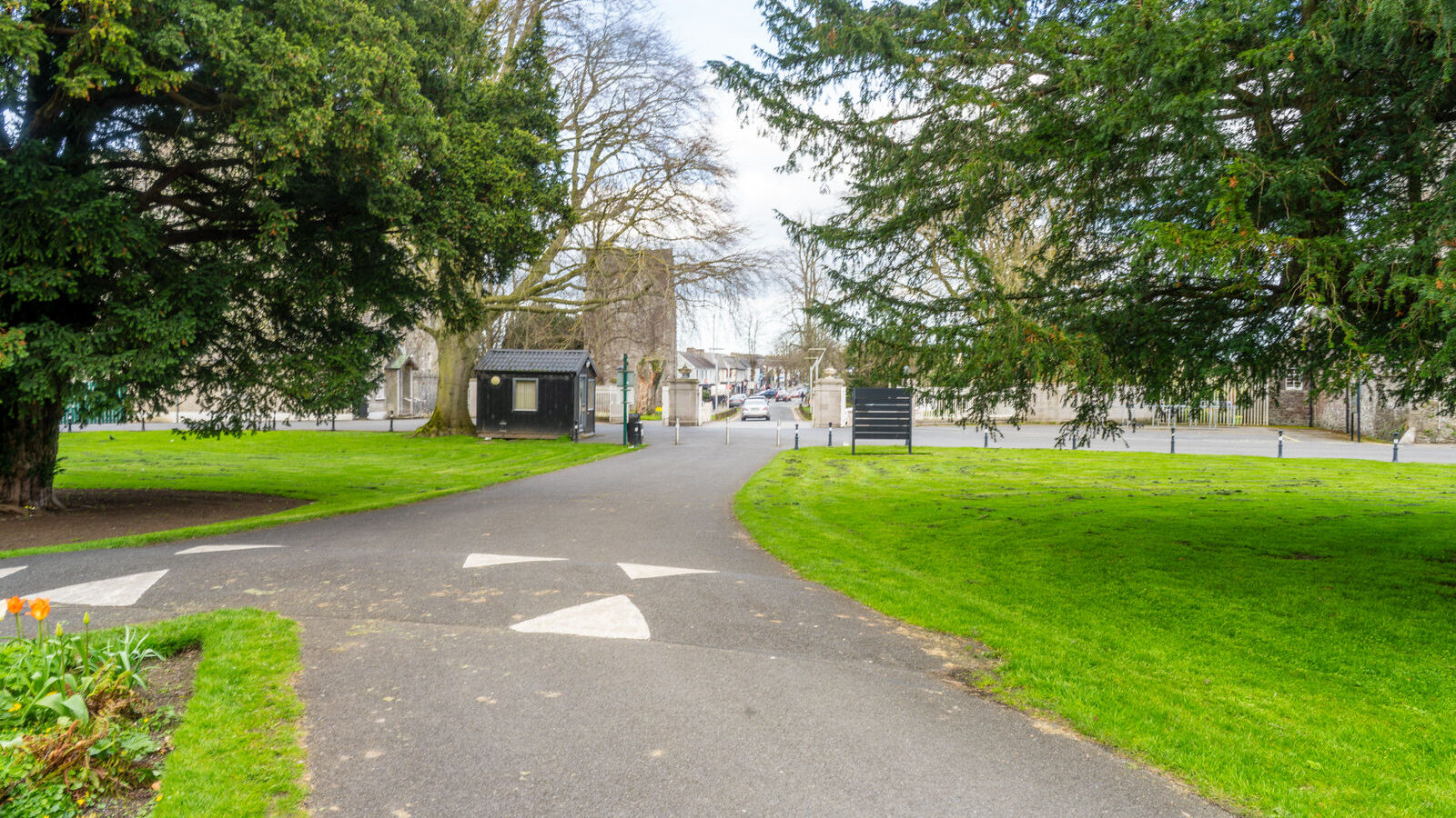 ST PATRICK'S COLLEGE IN MAYNOOTH [COUNTY KILDARE]-223053-1