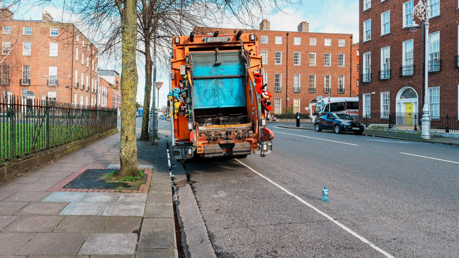 THE BINMEN WHO LIKE SOFT TOYS [EXPLORING WASTE COLLECTION IN IRELAND IN 2024]-229751-1