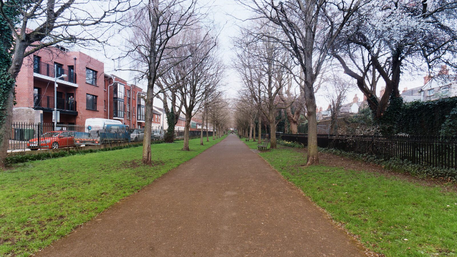 THE ROYAL CANAL WALK LINEAR PARK [FEATURING A 1916 EASTER RISING MEMORIAL]-229545-1