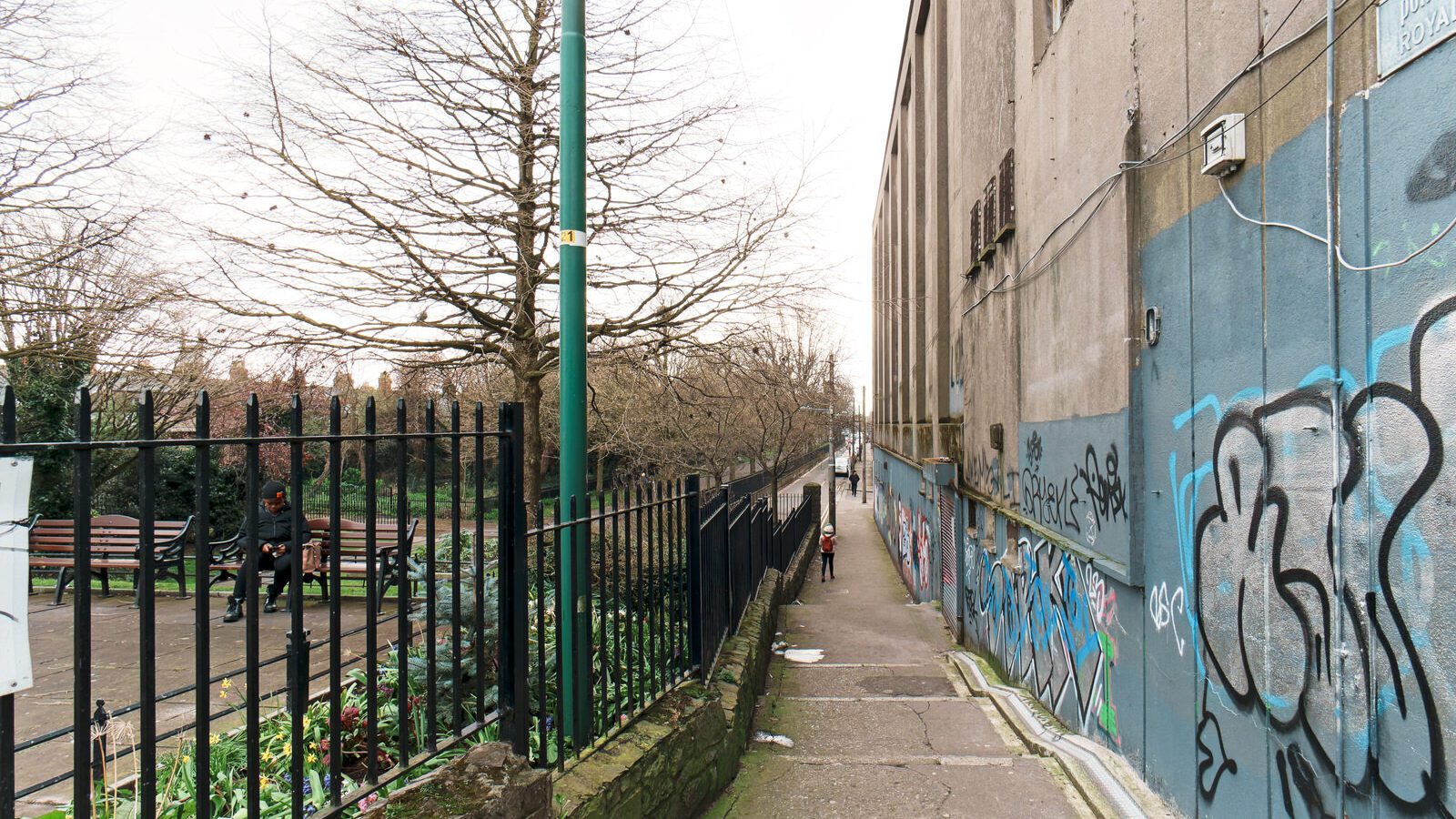 THE ROYAL CANAL WALK LINEAR PARK [FEATURING A 1916 EASTER RISING MEMORIAL]-229553-1