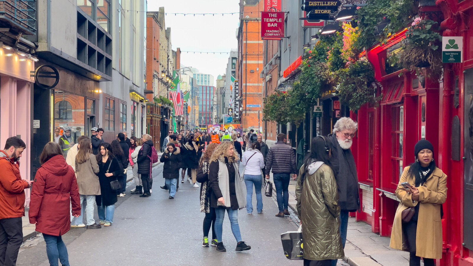 VISITING DUBLIN FOR ST PATRICK'S WEEKEND [IS TEMPLE BAR AS GOOD AS MANY CLAIM IT TO BE?]-229478-1