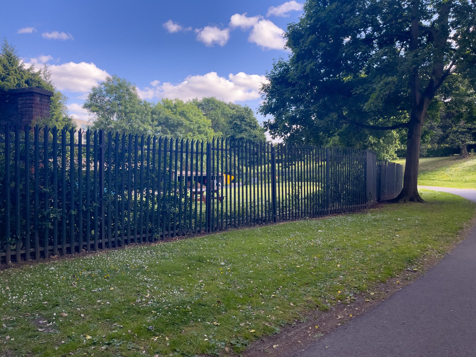 A QUICK VISIT TO PHOENIX PARK [THE IMMEDIATE AREA PARALLEL TO INFIRMARY ROAD WAS NEW TO ME]-234239-1