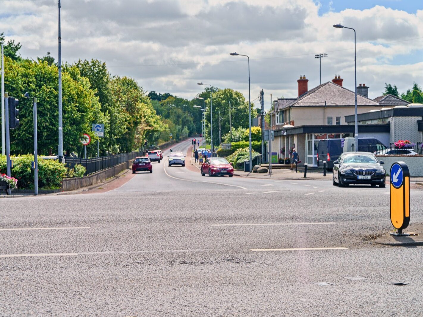 NEWBRIDGE PUBLIC LIBRARY [PHOTOGRAPHED CHRISTMAS 2012 AND 14 AUGUST 2024]-238815-1