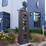 ORPEN SCULPTURE AT THE TALBOT HOTEL IN STILLORGAN [PHOTOGRAPHED 20 AUGUST 2024]-239080-1