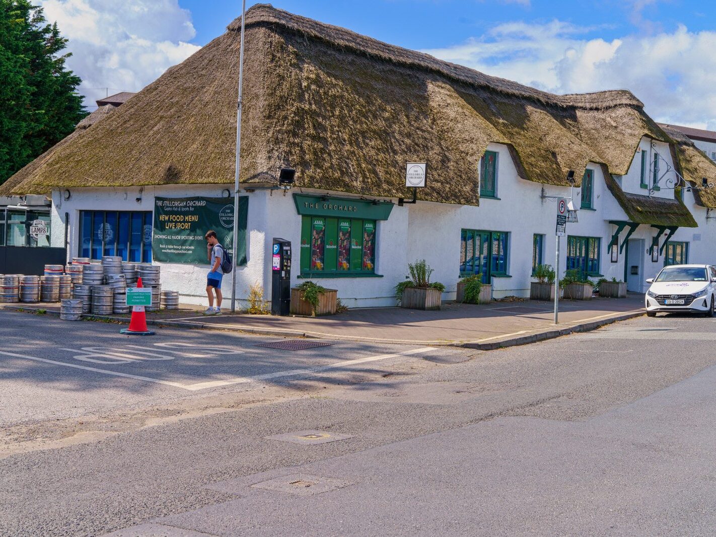 STILLORGAN ORCHARD AT THE BOTTOM OF THE HILL [CEASED TRADING AS A PUB IN 2020]-239034-1