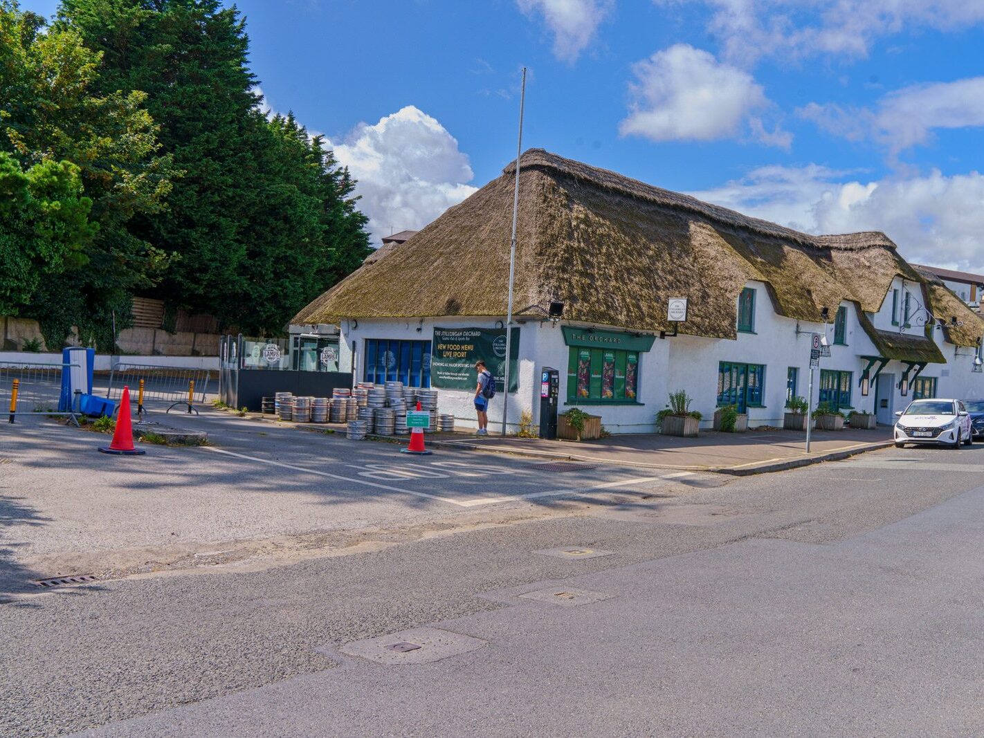 STILLORGAN ORCHARD AT THE BOTTOM OF THE HILL [CEASED TRADING AS A PUB IN 2020]-239035-1