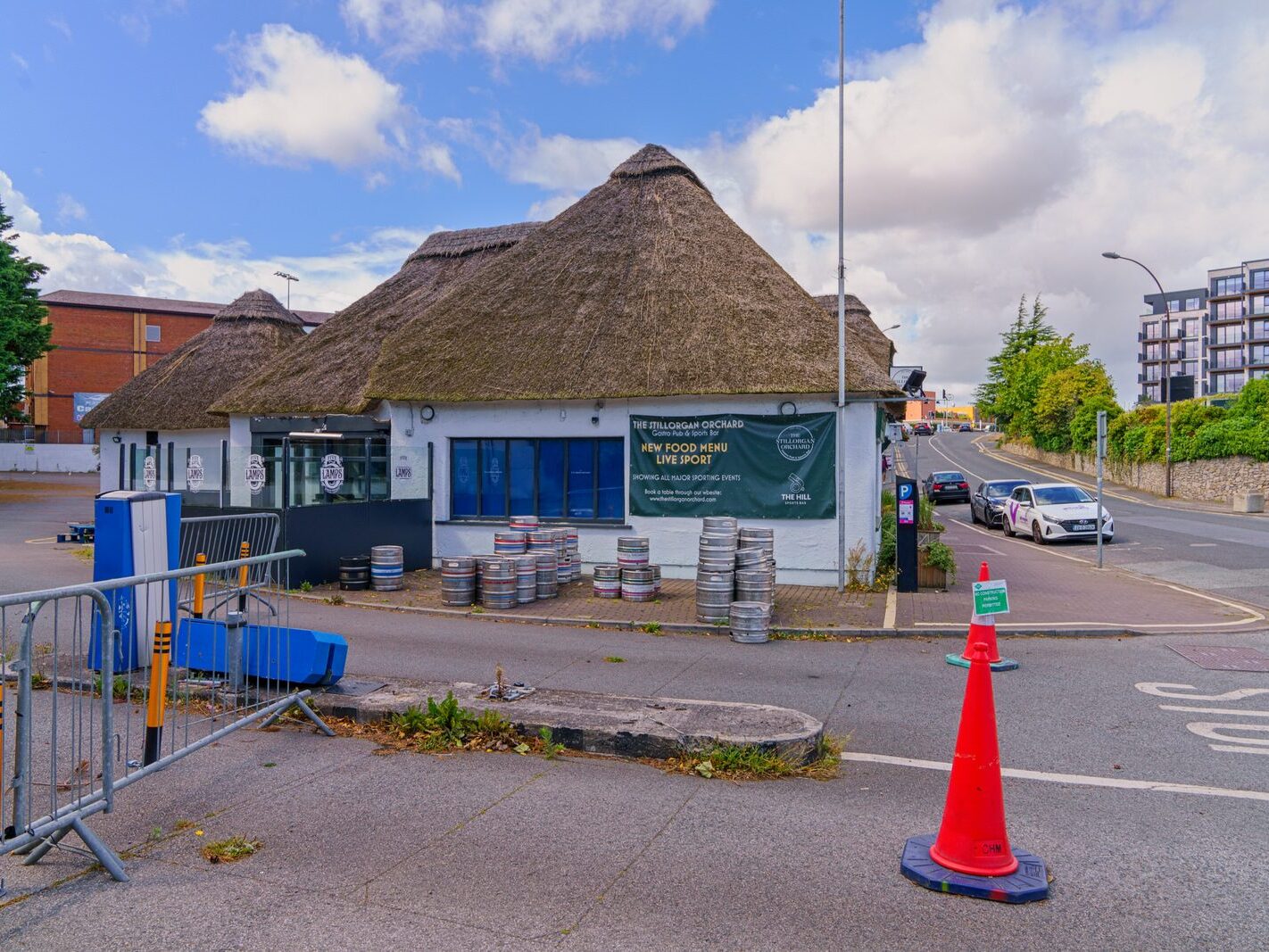 STILLORGAN ORCHARD AT THE BOTTOM OF THE HILL [CEASED TRADING AS A PUB IN 2020]-239036-1