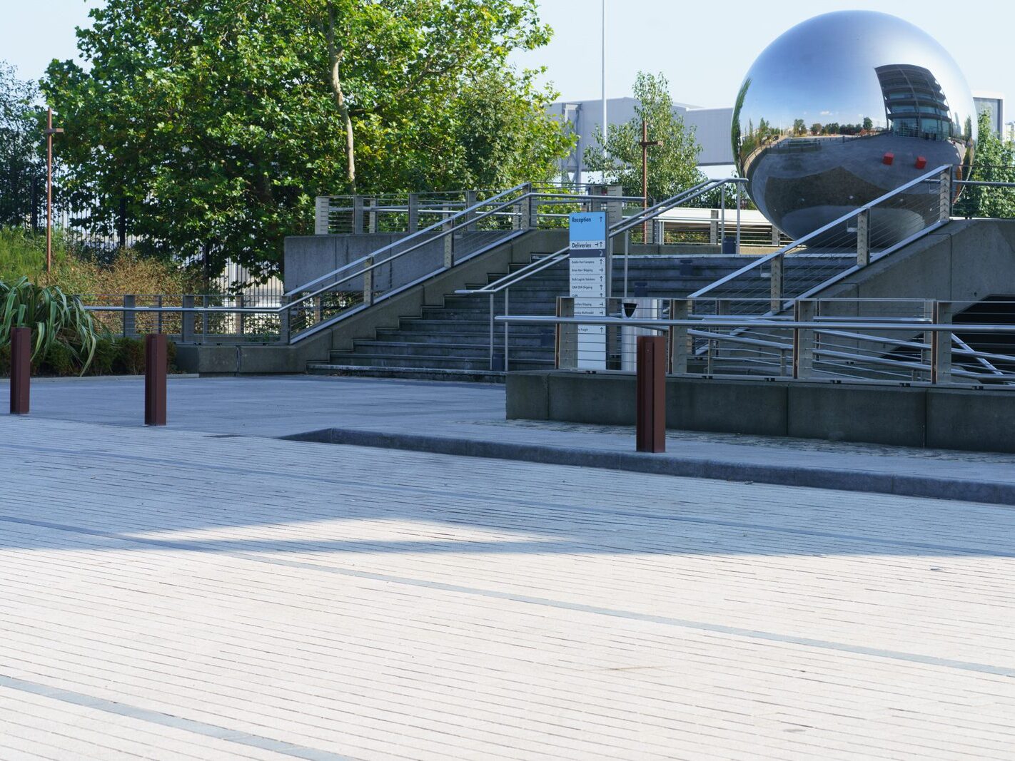 THE CORTEN STEEL SIGN LOOKS LIKE A SHIP PLUS REFURBISHED CRANE [DUBLIN PORT 2024]-239601-1