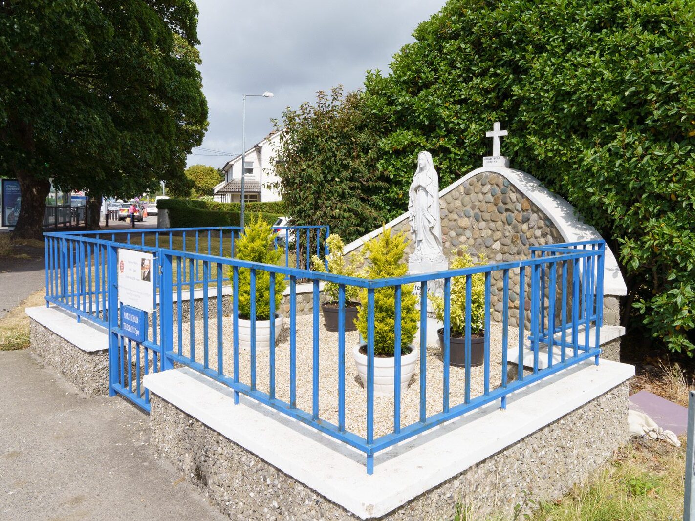 THE MARIAN STATUE IN STILLORGAN [HAS ALWAYS BEEN A PUZZLE FOR ME]-239107-1