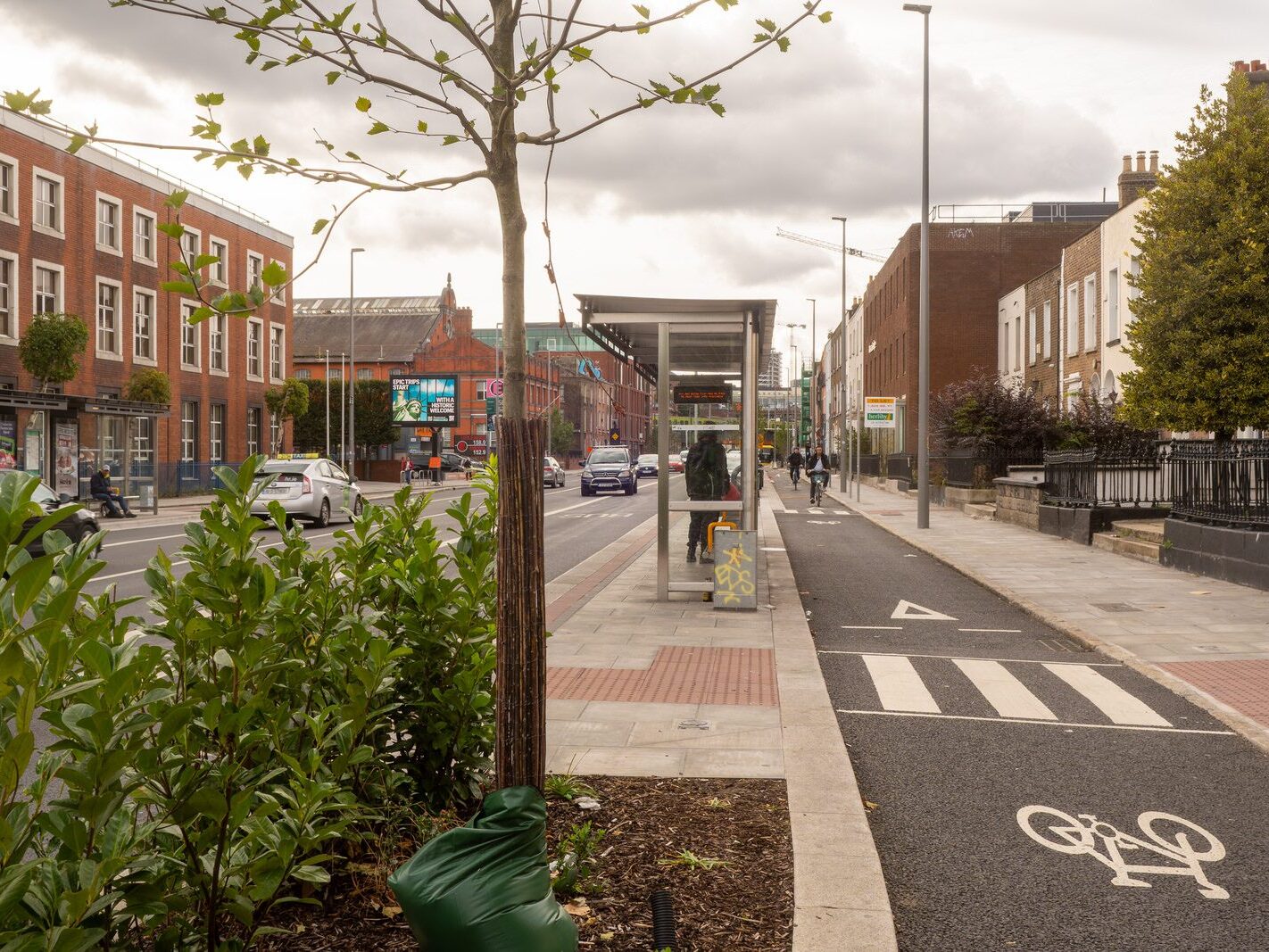 FROM PEARSE STATION TO NEWCOMEN BRIDGE [THE ROADWORKS ARE MORE OR LESS COMPLETE]-241848-1