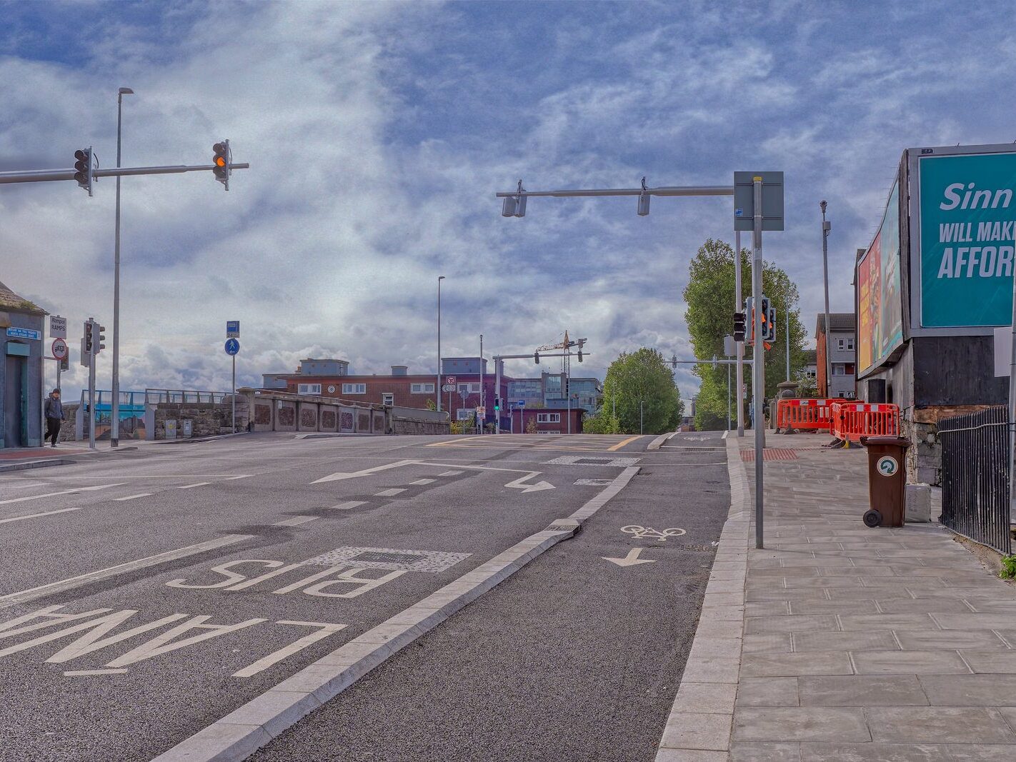 FROM PEARSE STATION TO NEWCOMEN BRIDGE [THE ROADWORKS ARE MORE OR LESS COMPLETE]-241868-1