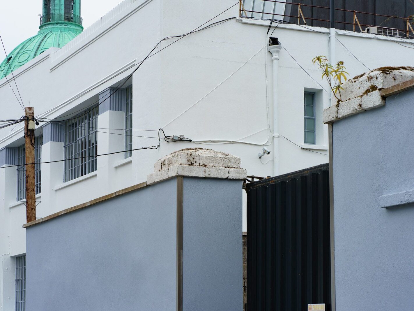 MEN AT WORK REPAINTING THE KODAK BUILDING [21 SEPTEMBER 2024]-241013-1