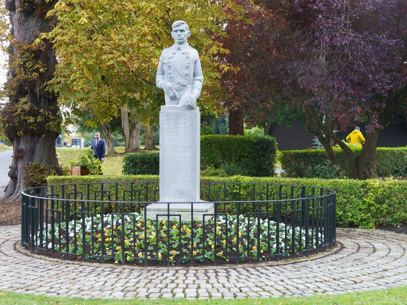 SEAN HEUSTON MEMORIAL STATUE [THE PEOPLES FLOWER GARDEN IN PHOENIX PARK]-243344-1