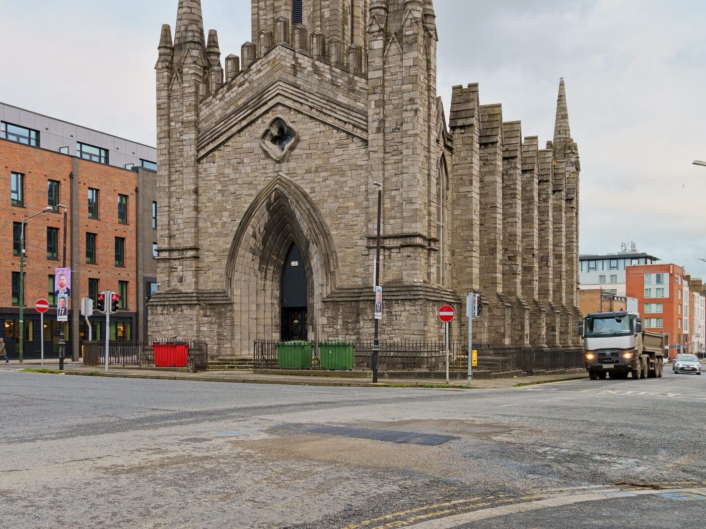 ST MARY'S KNOWN AS THE BLACK CHURCH [LOTS GOING ON IN THE IMMEDIATE AREA AND THE BUS SERVICES WILL CHANGE IN DECEMBER]-244310-1