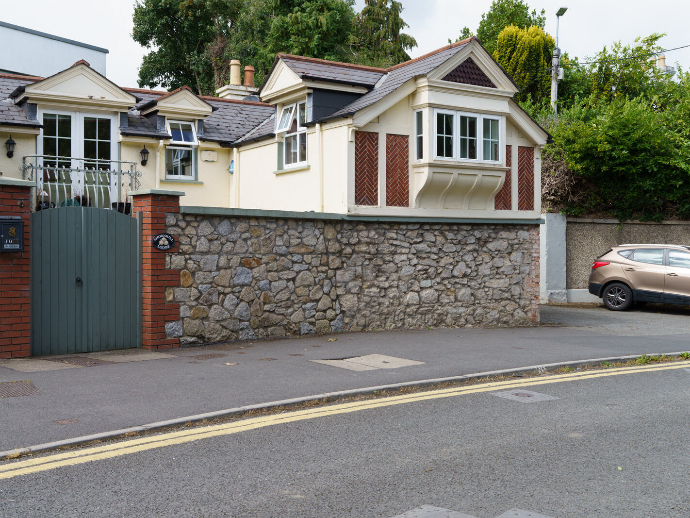 THE OLD DUBLIN ROAD STILLORGAN SECTION [IN THE 1960s I LIVED AT WOODLANDS DRIVE WHICH IS OFF THIS ROAD]-243596-1