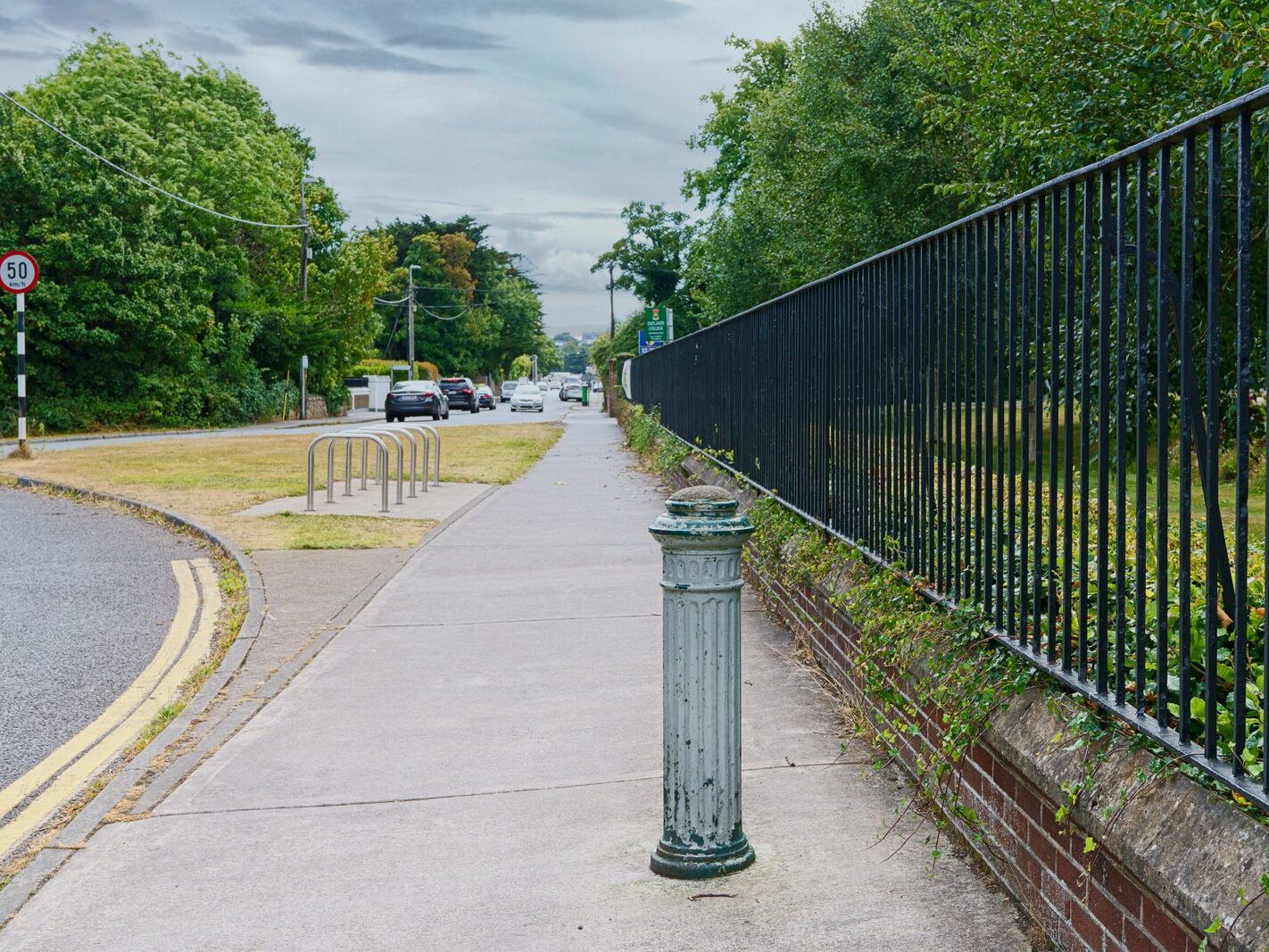 THE OLD DUBLIN ROAD STILLORGAN SECTION [IN THE 1960s I LIVED AT WOODLANDS DRIVE WHICH IS OFF THIS ROAD]-243598-1