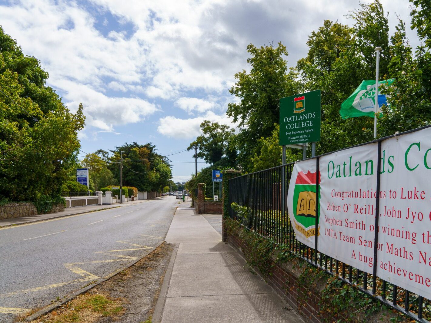 THE OLD DUBLIN ROAD STILLORGAN SECTION [IN THE 1960s I LIVED AT WOODLANDS DRIVE WHICH IS OFF THIS ROAD]-243600-1