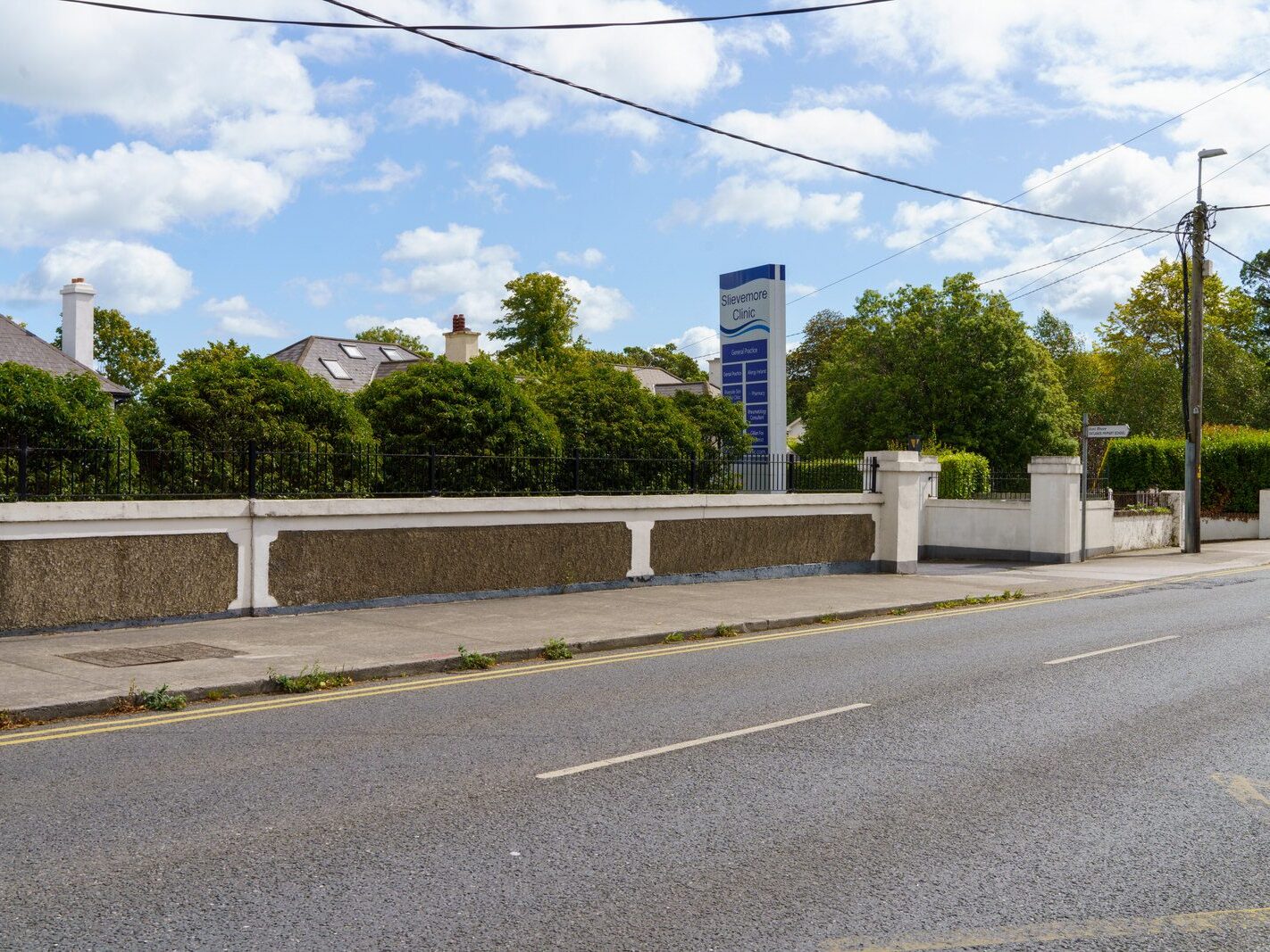 THE OLD DUBLIN ROAD STILLORGAN SECTION [IN THE 1960s I LIVED AT WOODLANDS DRIVE WHICH IS OFF THIS ROAD]-243602-1