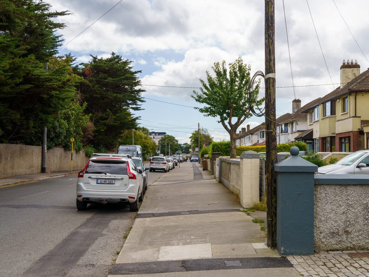 THE OLD DUBLIN ROAD STILLORGAN SECTION [IN THE 1960s I LIVED AT WOODLANDS DRIVE WHICH IS OFF THIS ROAD]-243608-1